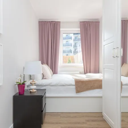 Apartment Park Szczesliwicki Charming Warsaw